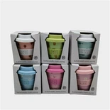 Rimpelbehang koffiekopjes met deksels